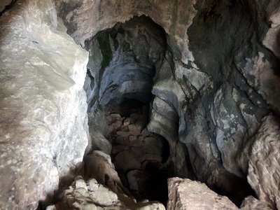 Bus del Diaol cave