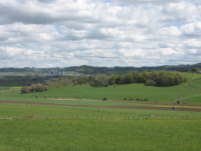 Bereich der Bergkuppe Großer Blumenstein im NSG Blumenstein und das Landschaftsschutzgebiet Grünlandverbund Aa um Bergkuppe.
